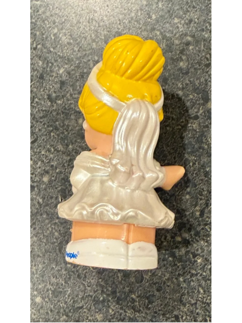 Fisher-Price Little People Cinderella Wedding Bride Figure - Picture 3 of 5